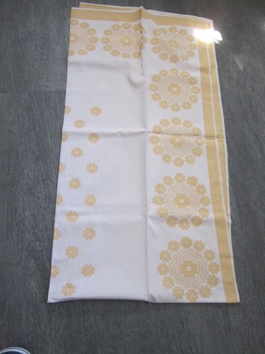 Alte gelb orange tischdecke - gelb-orange,